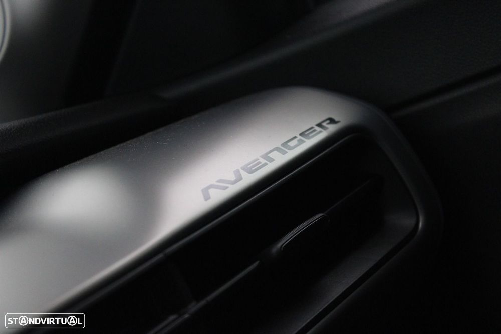 Jeep Avenger 54 kWh Summit - 26