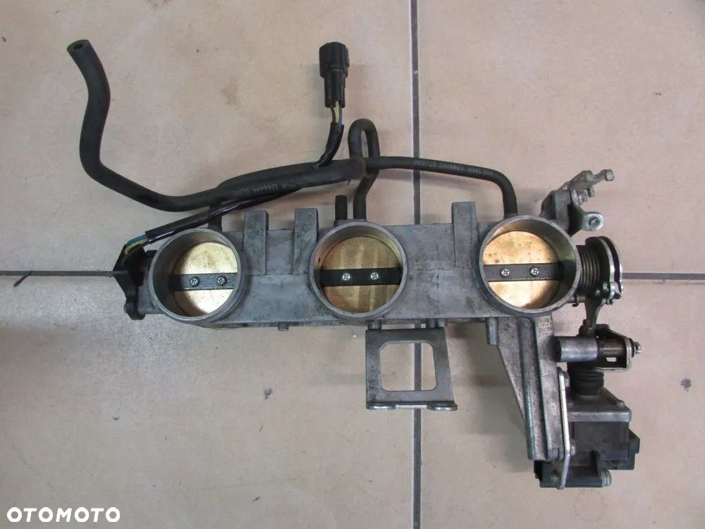 Triumph Tiger 1050 06-12 przepustnice TPS - 1