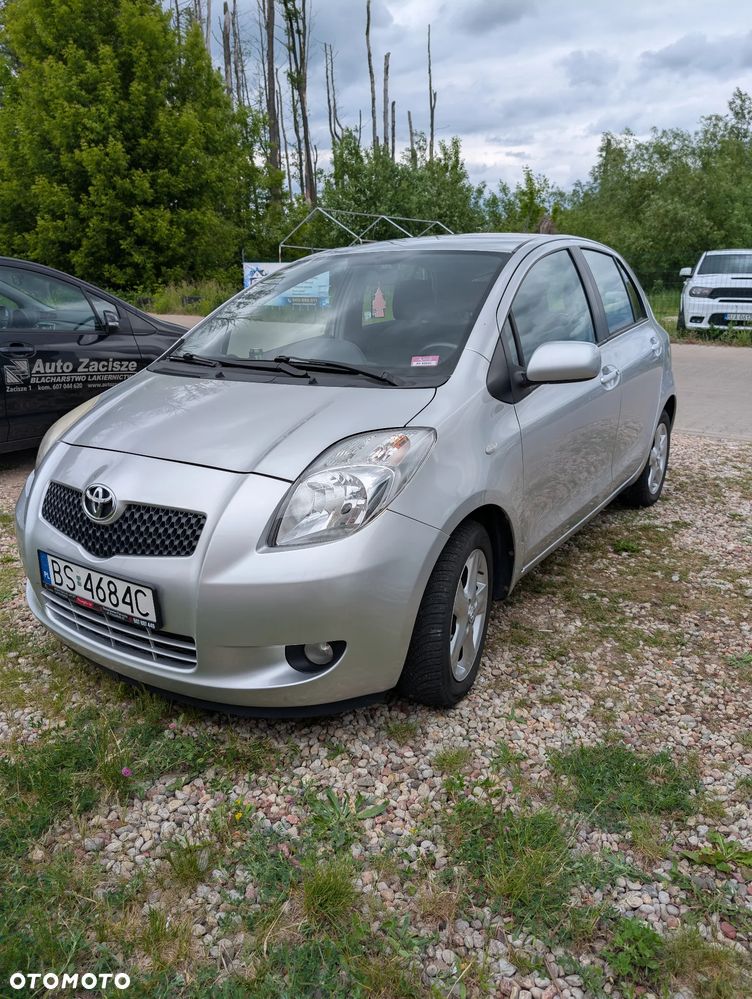 Toyota Yaris 1.3 Sol - 2