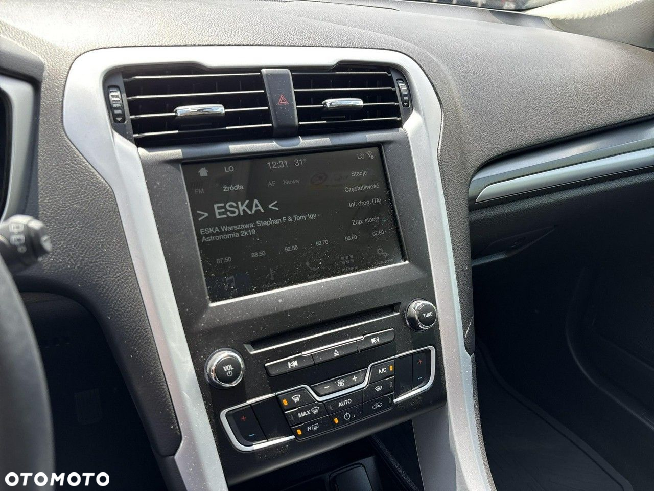Ford Mondeo - 18