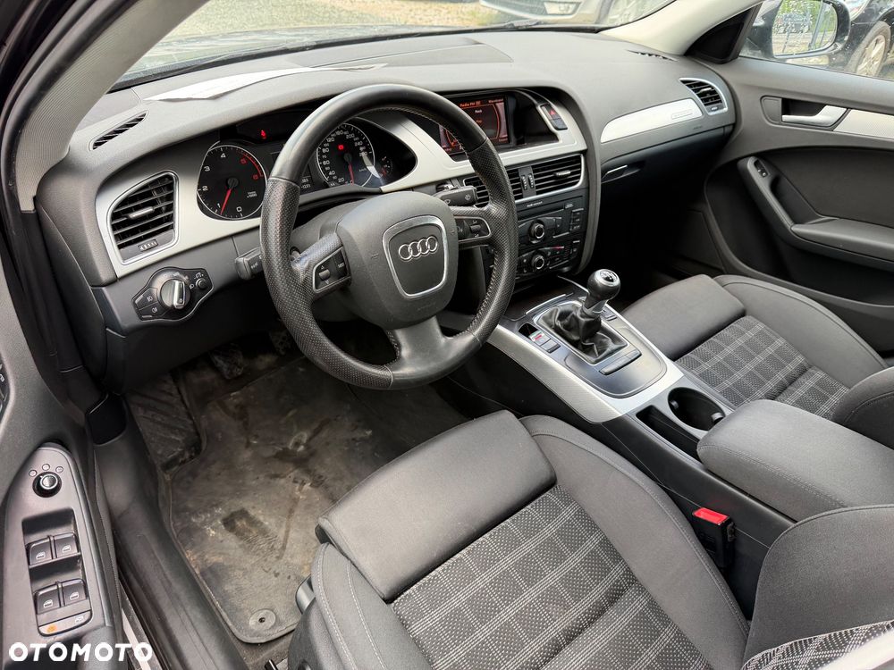 Audi A4 Limousine 2.0 TDI DPF quattro Attraction - 31