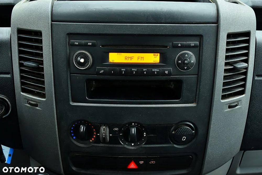 Mercedes-Benz Sprinter - 24