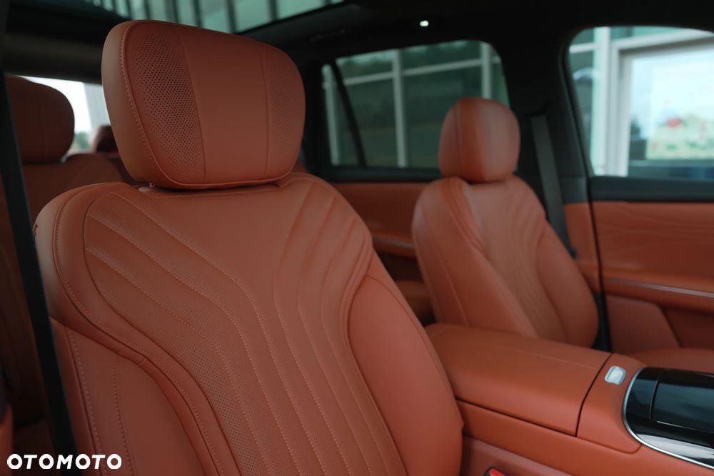 Geely M9 - 30