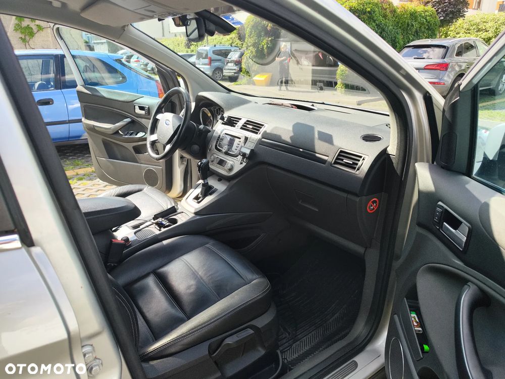 Ford Kuga - 36