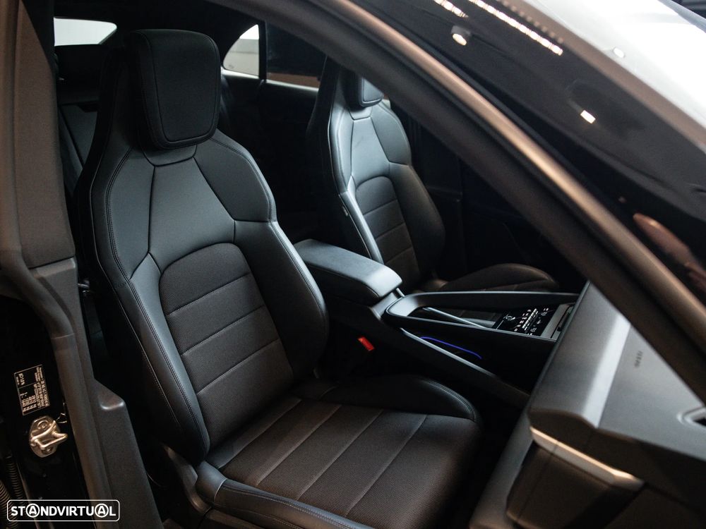 Porsche Macan Electric - 35