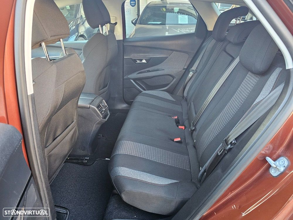 Peugeot 3008 1.2 PureTech Allure EAT8 - 10