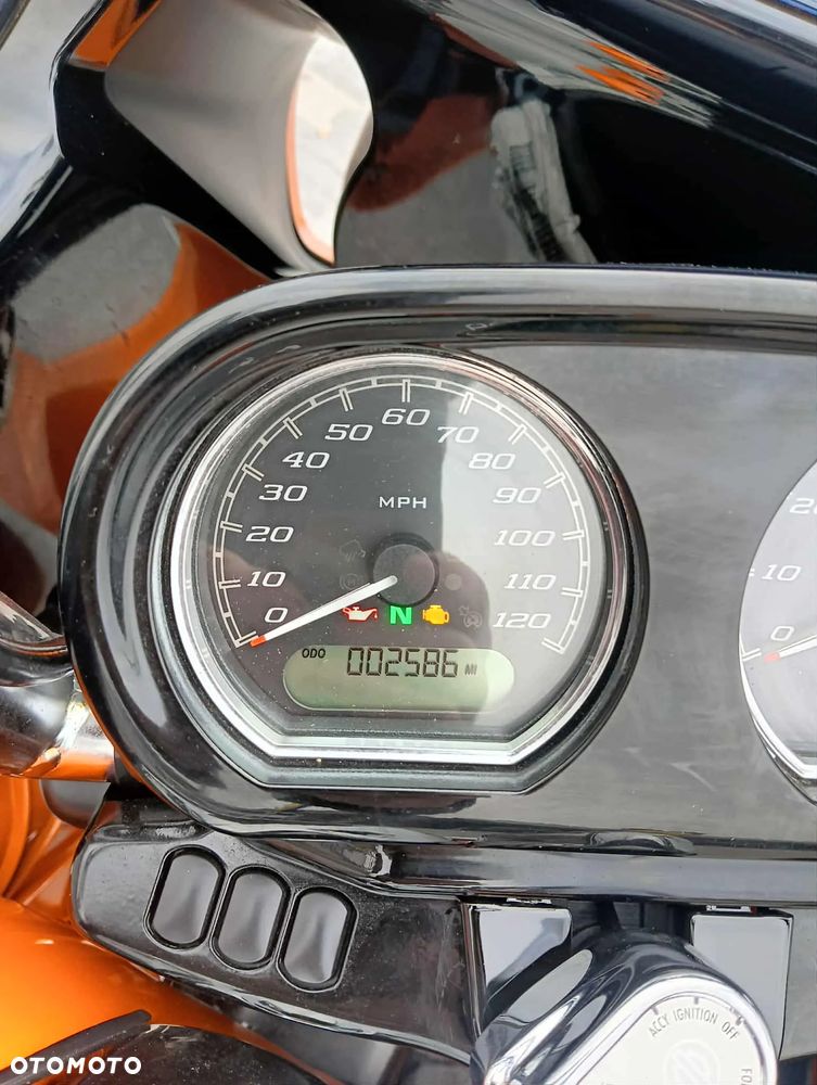 Harley-Davidson Touring Road Glide - 11