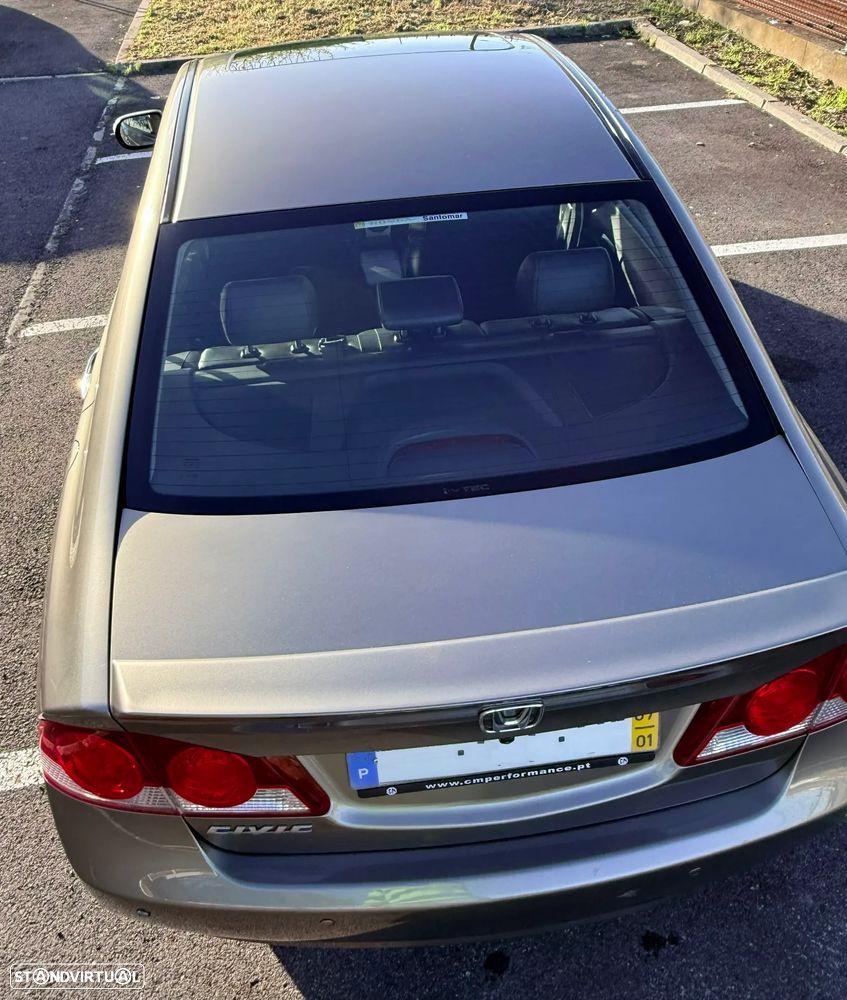 Honda Civic 1.8 ES - 7