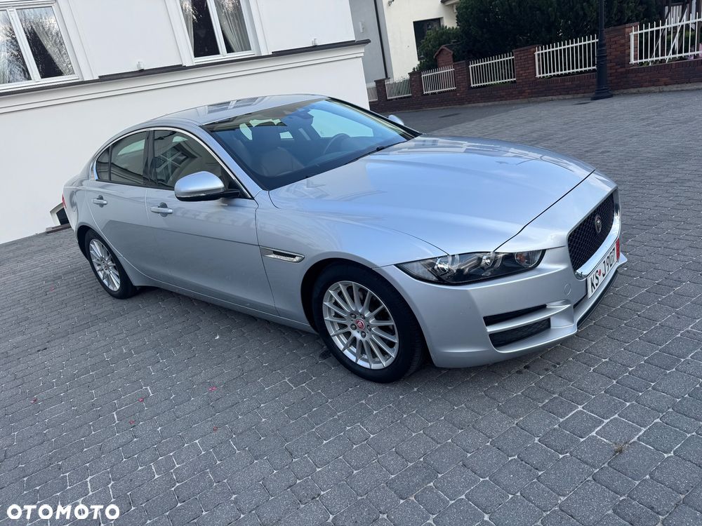 Jaguar XE 20d Portfolio - 5