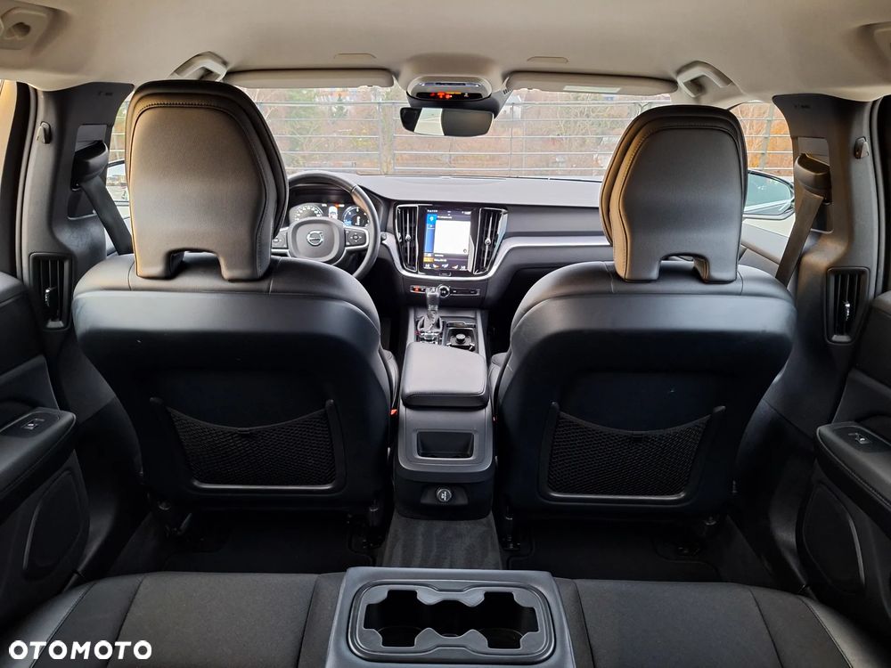 Volvo V60 D4 Momentum Pro - 17