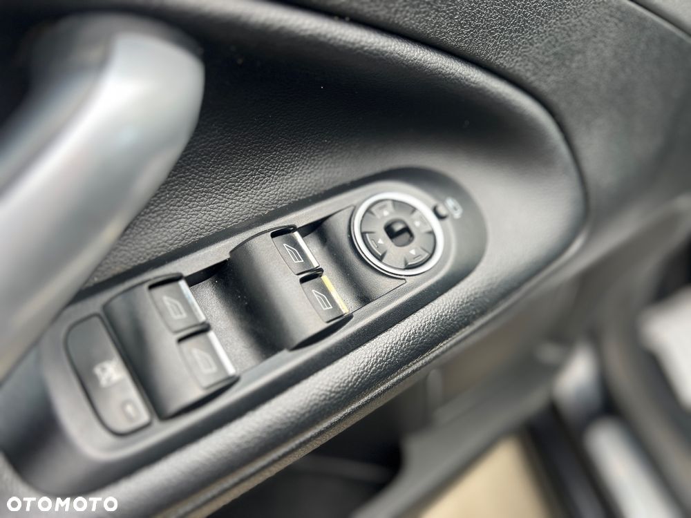 Ford Mondeo 2.0 TDCi Titanium X - 16