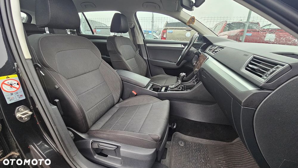 Skoda Superb 2.0 TDI Ambition DSG7 - 6