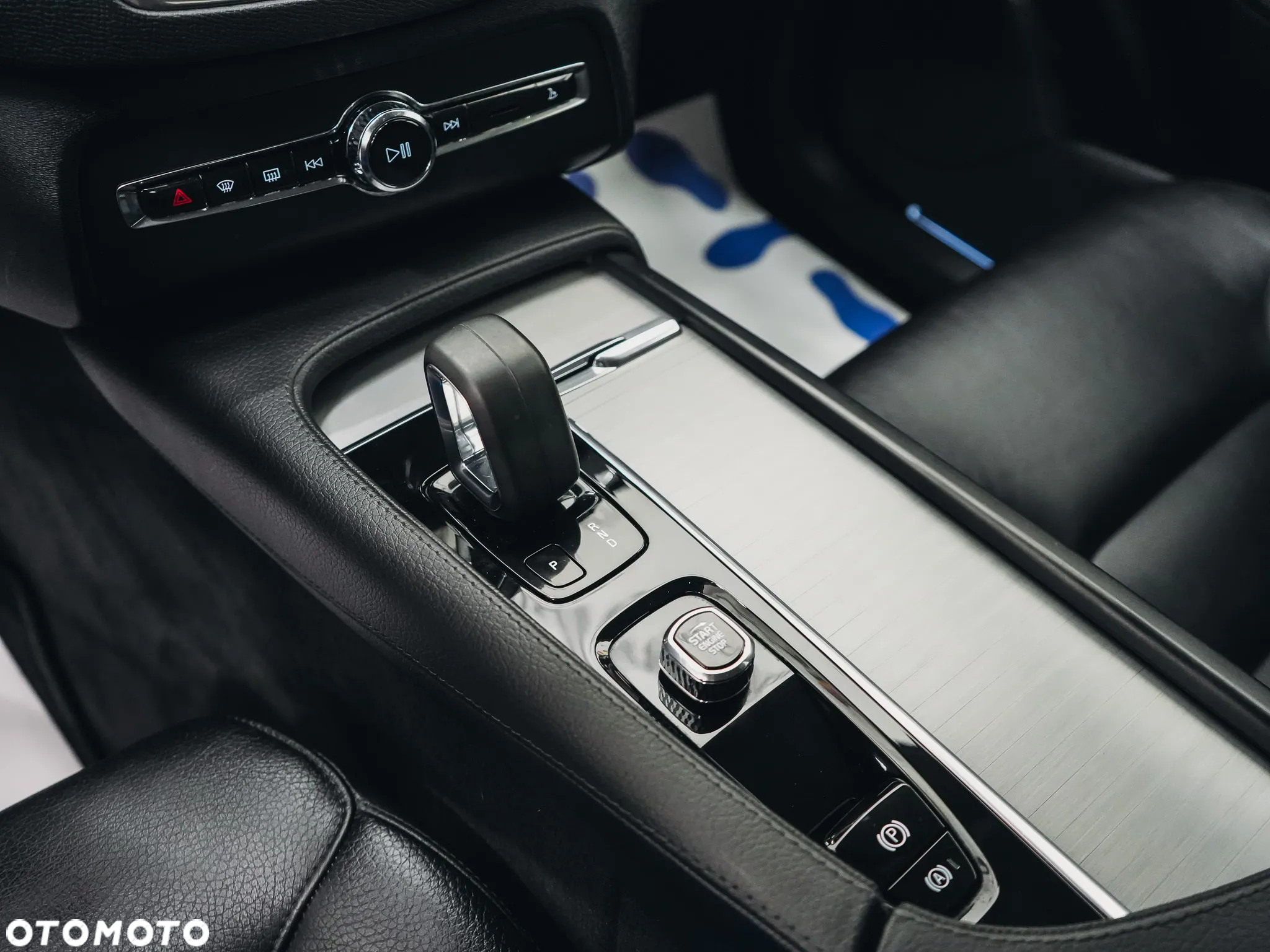 Volvo XC 90 B5 D AWD Geartronic Momentum Pro - 25