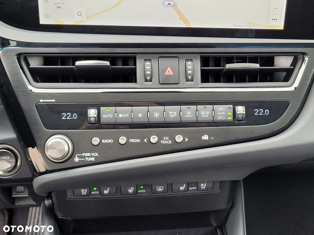 Lexus ES 300h Prestige - 20