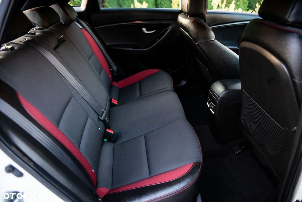 Hyundai i30 1.6 T GDI Turbo - 36
