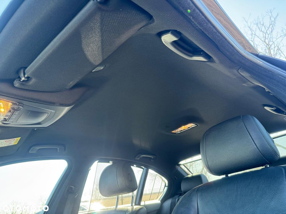 BMW Seria 5 530d xDrive - 13