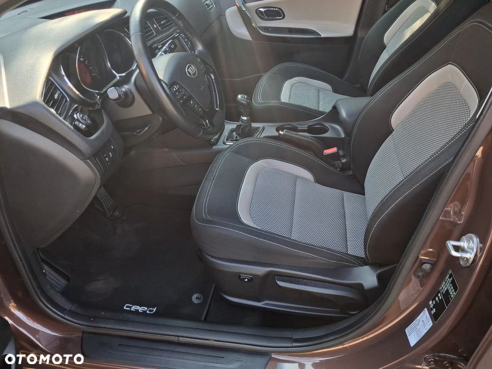 Kia Ceed 1.6 GDI Edition 7 - 13