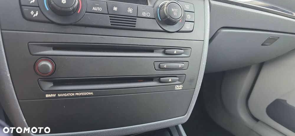 BMW Seria 1 118d DPF - 25