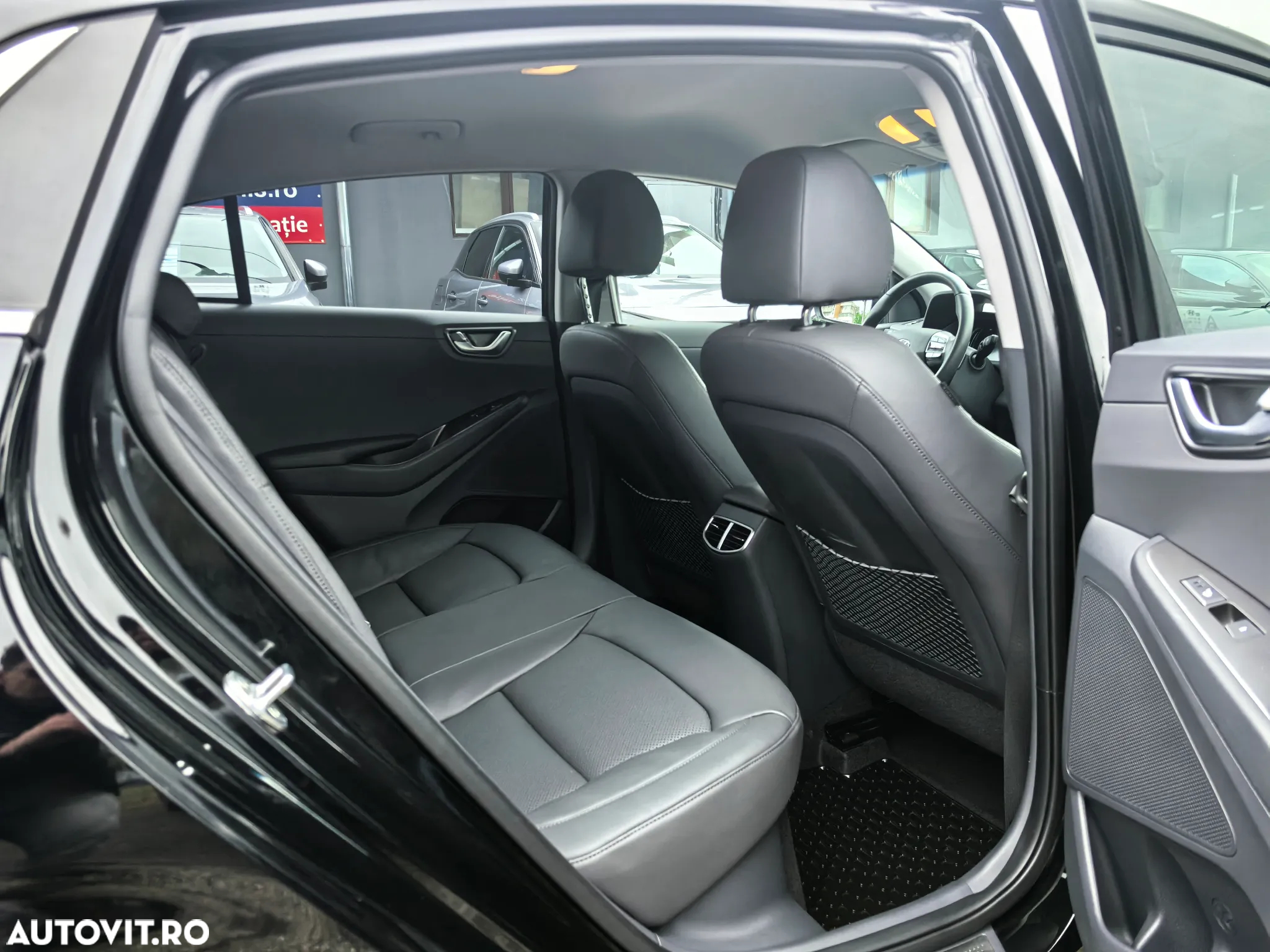 Hyundai IONIQ Plug-in-Hybrid 1.6 GDI Premium - 16