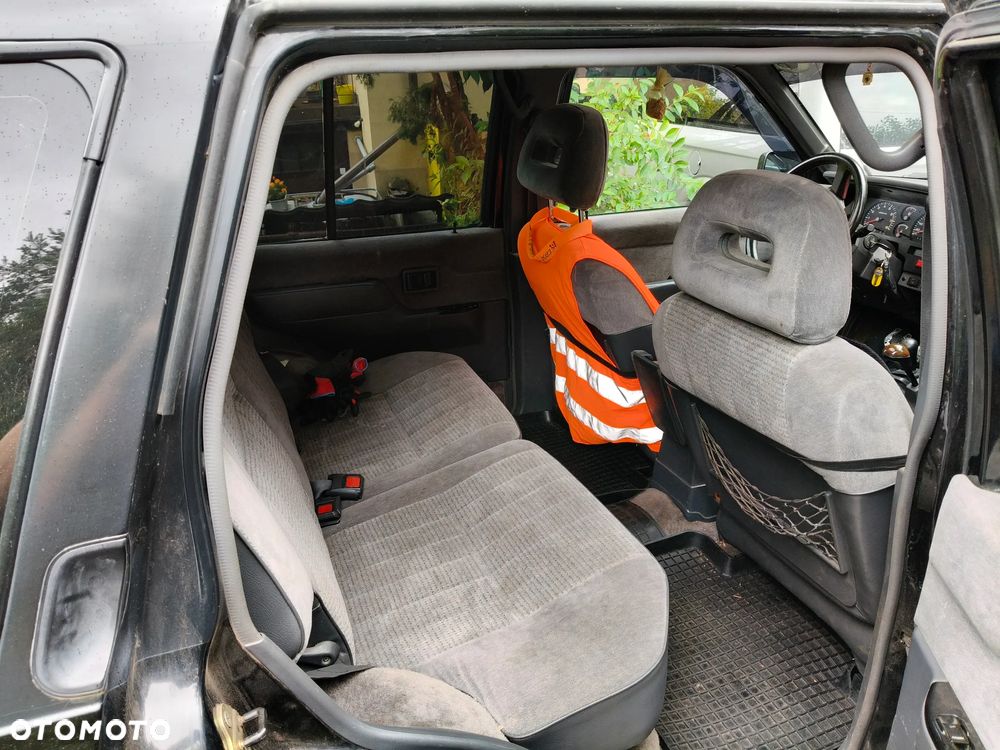 Nissan Terrano 3.0 V6 - 6