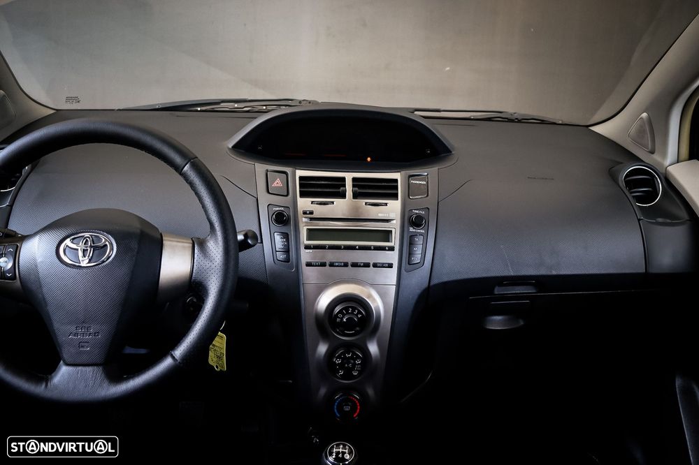 Toyota Yaris 1.0 VVT-i AC - 19