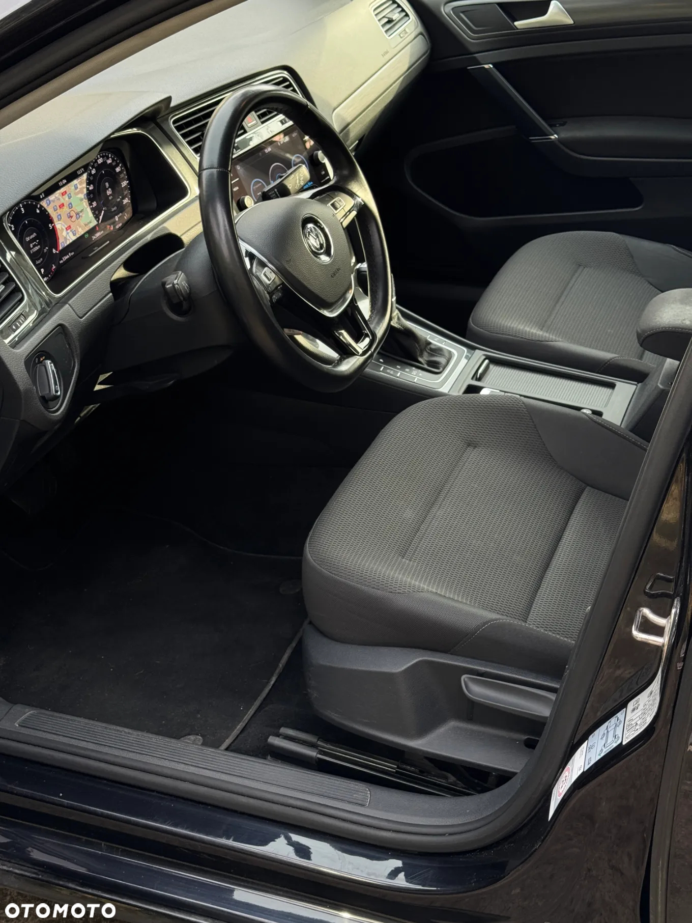 Volkswagen Golf - 14