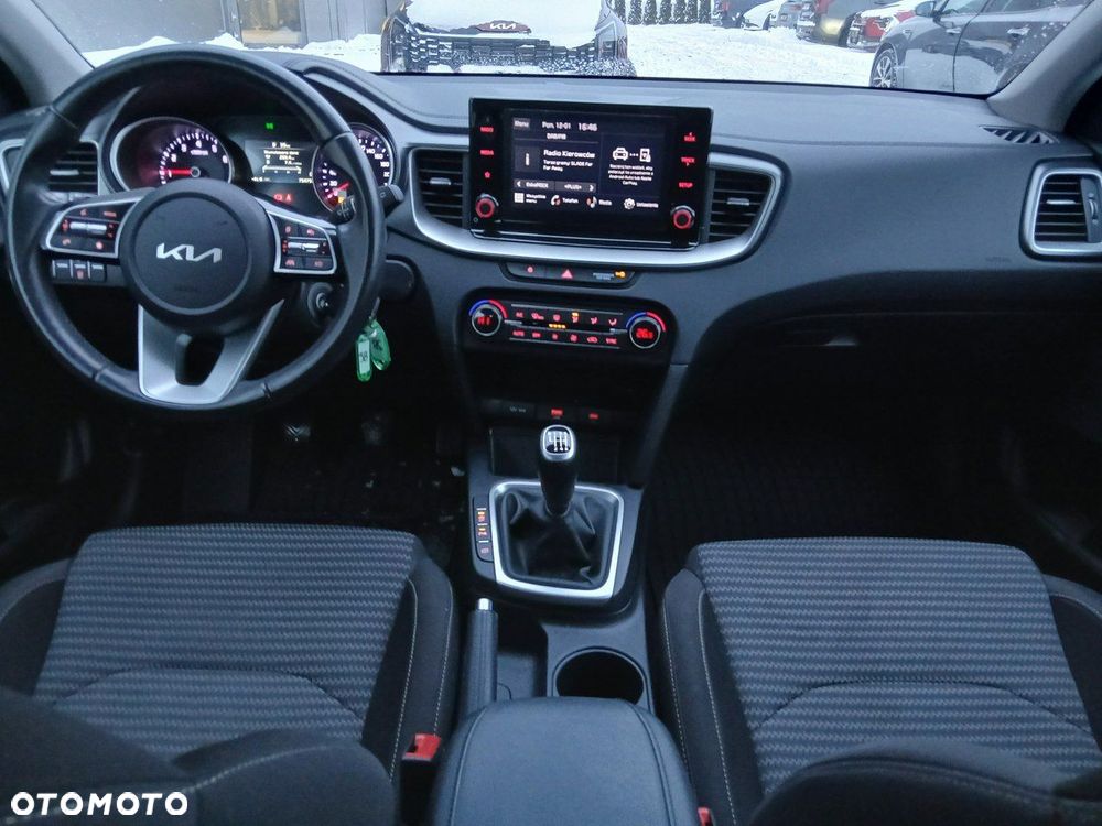 Kia Ceed 1.5 T-GDI M - 19