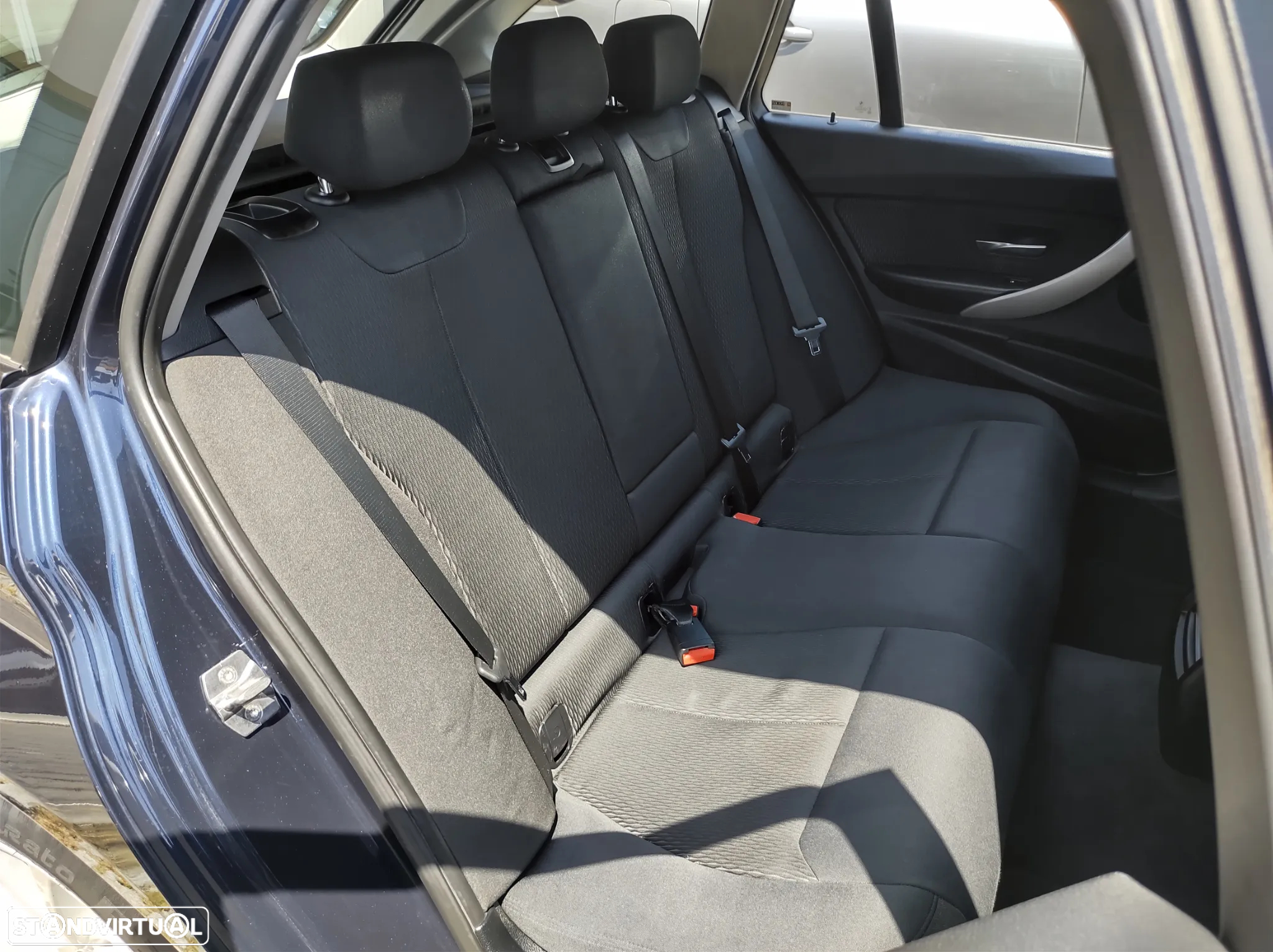 BMW 318 d Touring Auto - 18