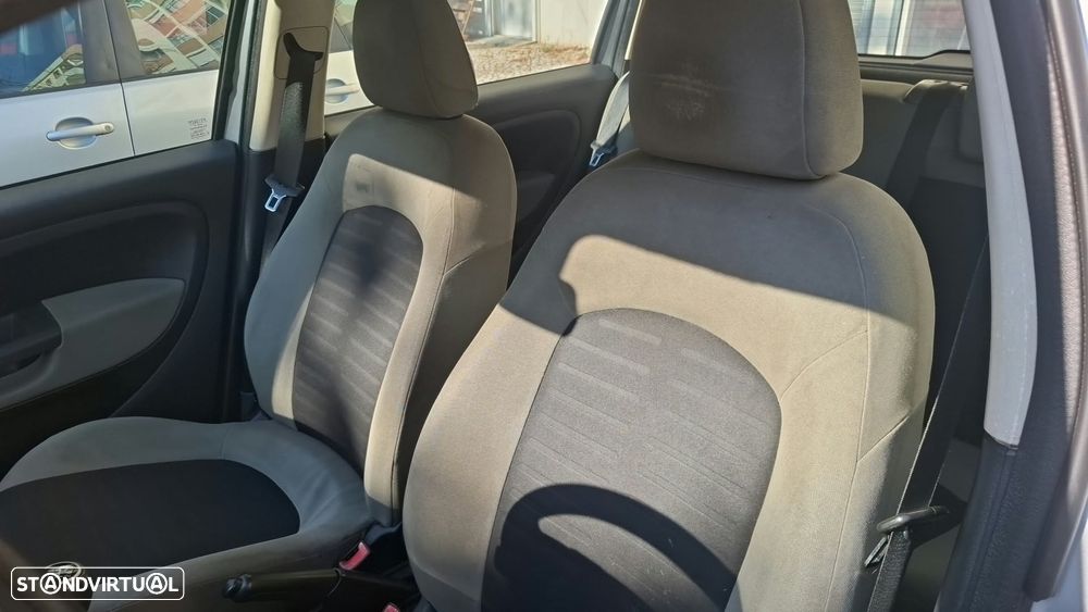 Fiat Grande Punto - 10