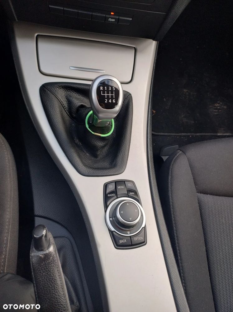 BMW Seria 3 318d - 13