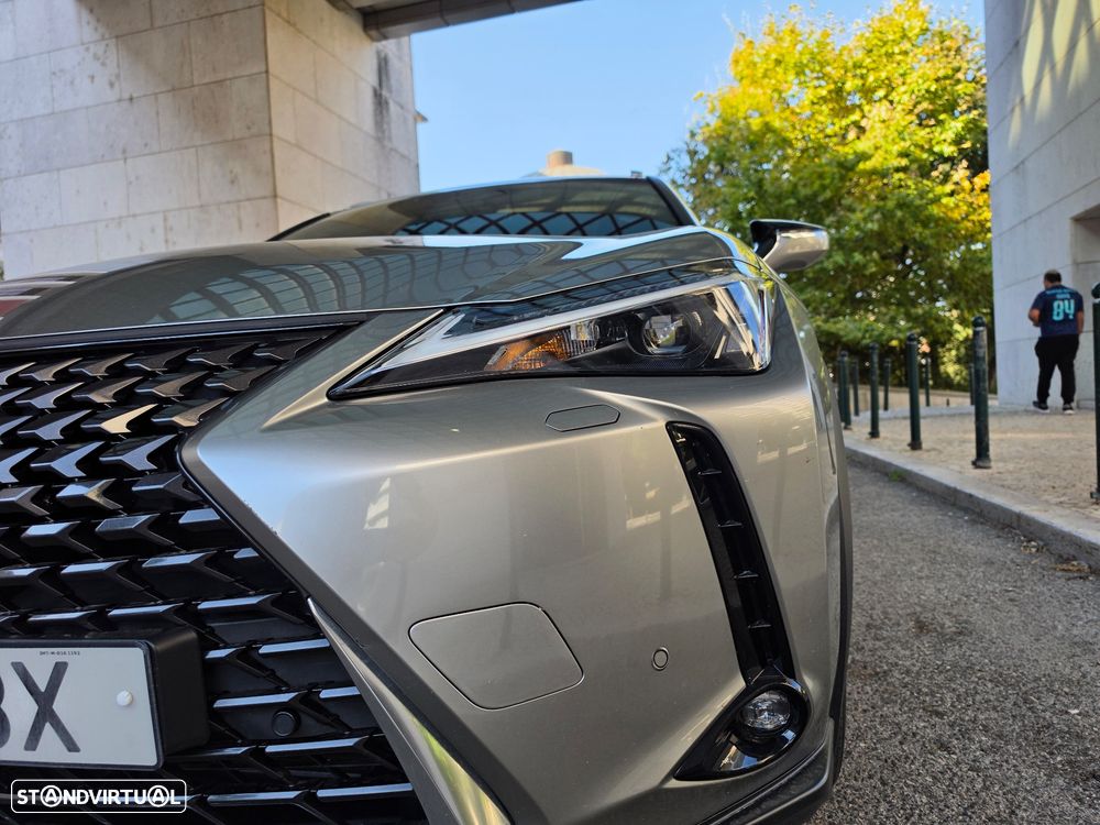 Lexus UX 250h Premium - 18