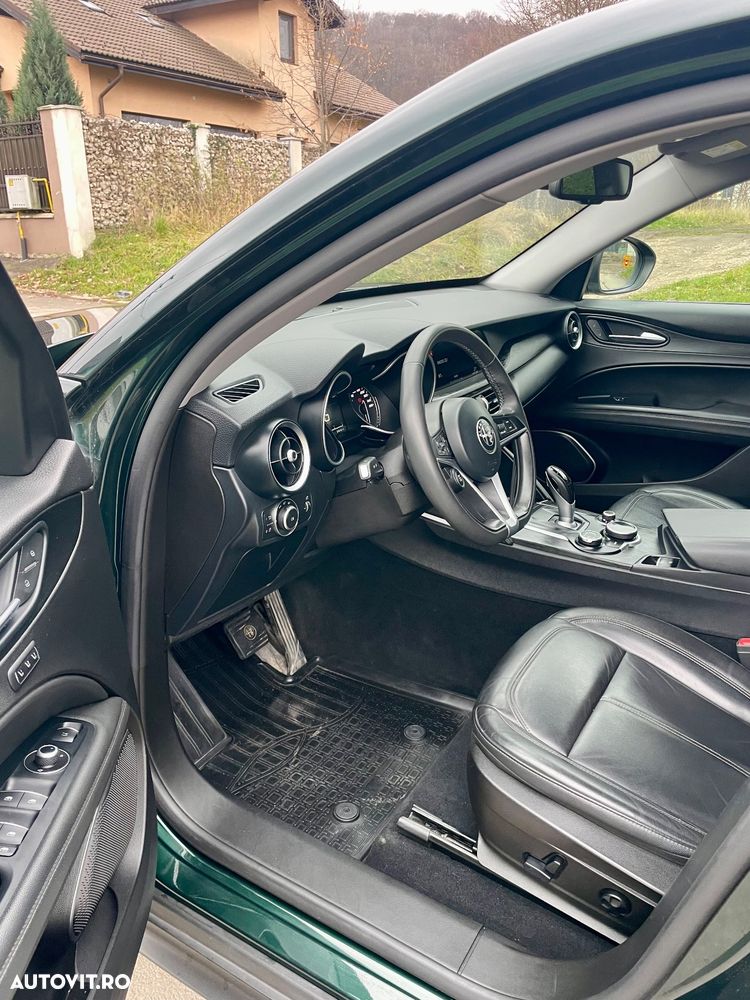 Alfa Romeo Stelvio 2.0 Turbo 16V AT8-Q4 - 14