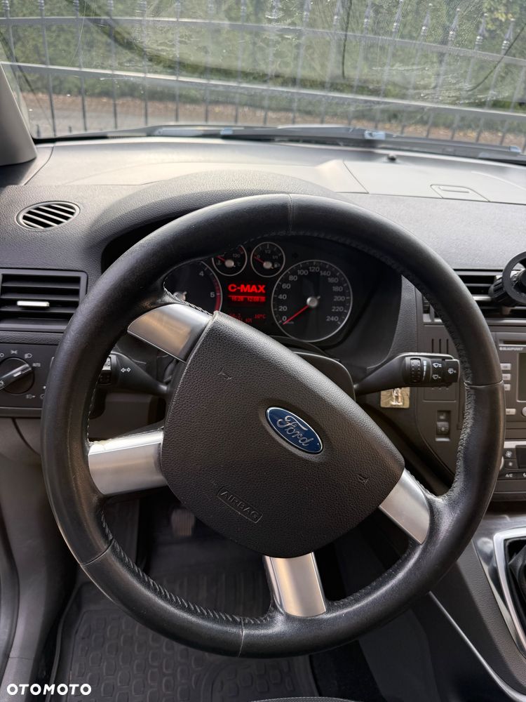 Ford C-MAX 2.0 TDCi Titanium - 24