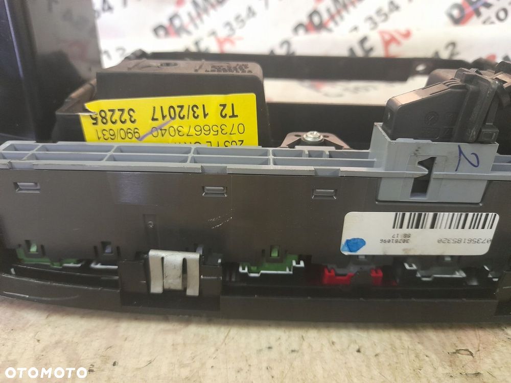FIAT DOBLO II LIFT 15 -19 r. ramka radia panel światła awaryjne * - 3