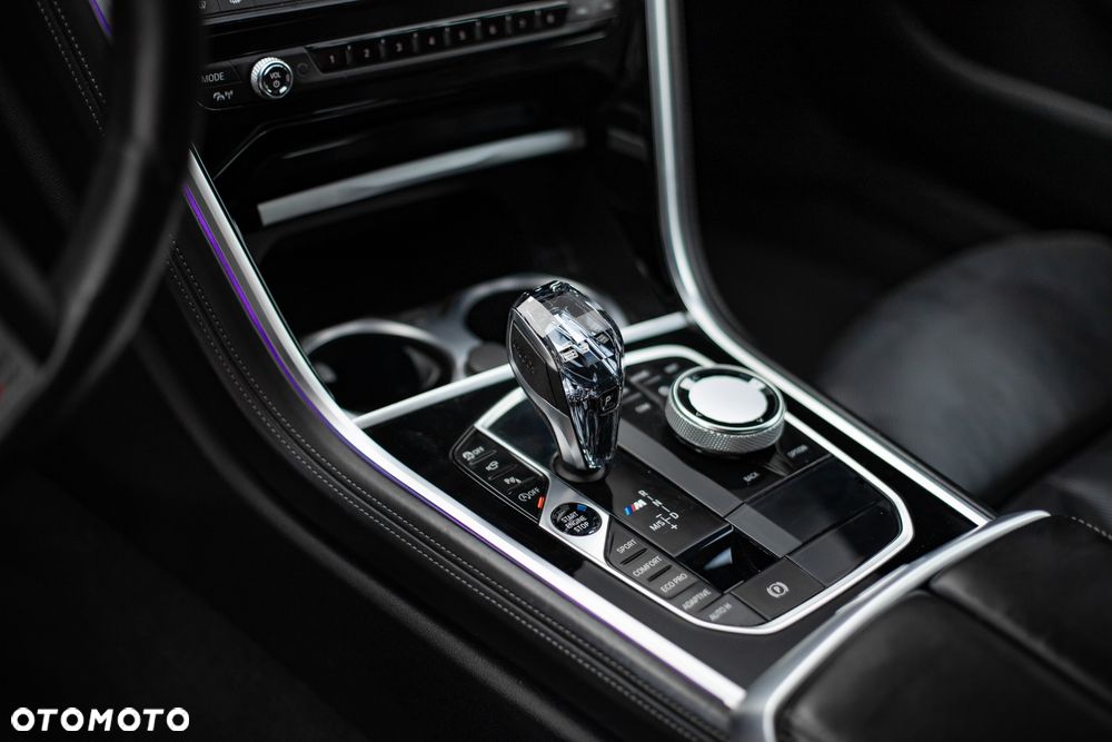 BMW Seria 8 M850i xDrive - 12