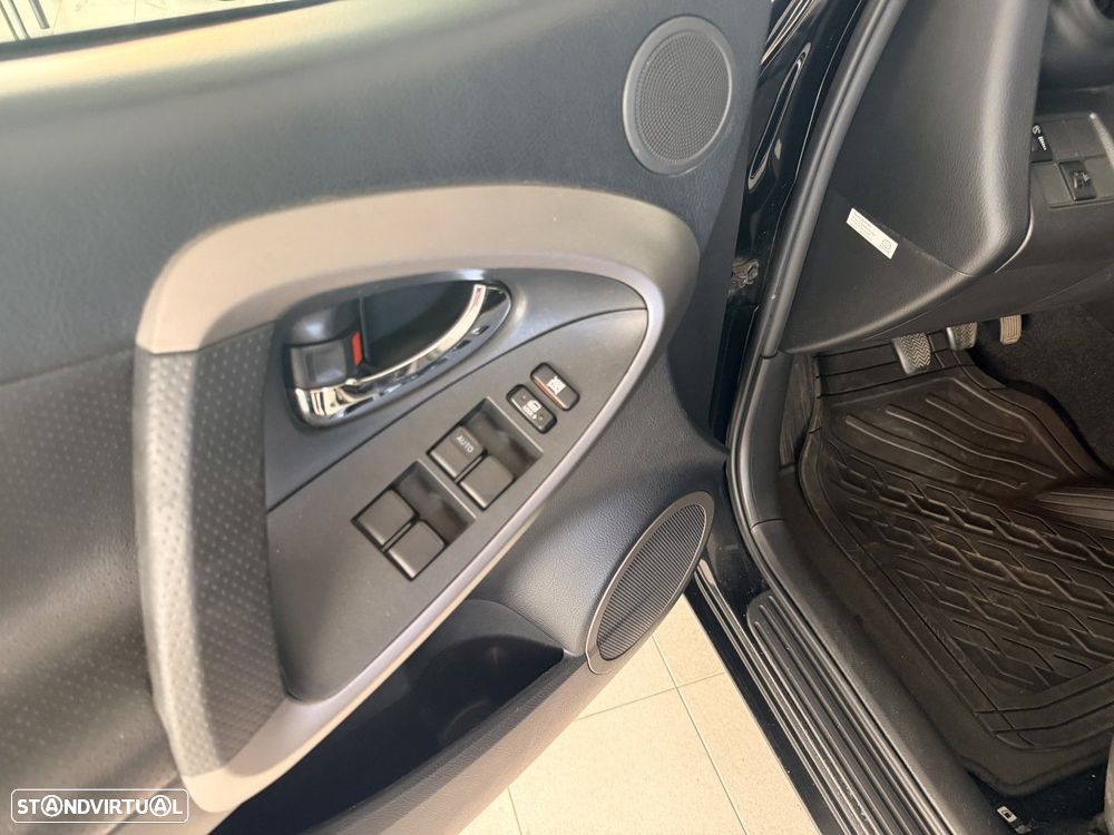 Toyota RAV4 2.2 D-4D - 7