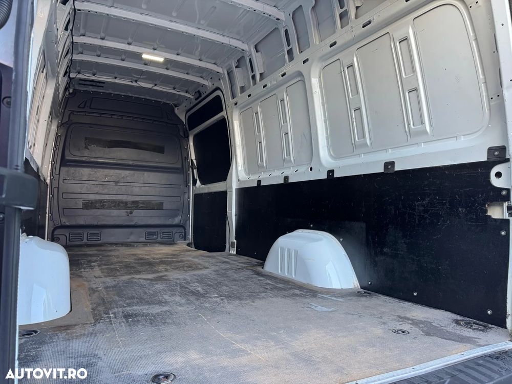 Mercedes-Benz Sprinter - 18