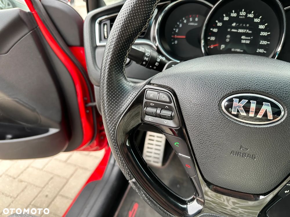 Kia Ceed - 10
