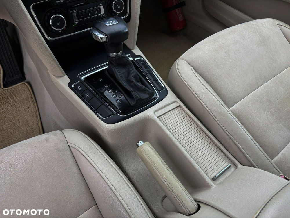 Skoda Superb 2.0 TDI Elegance DSG - 18