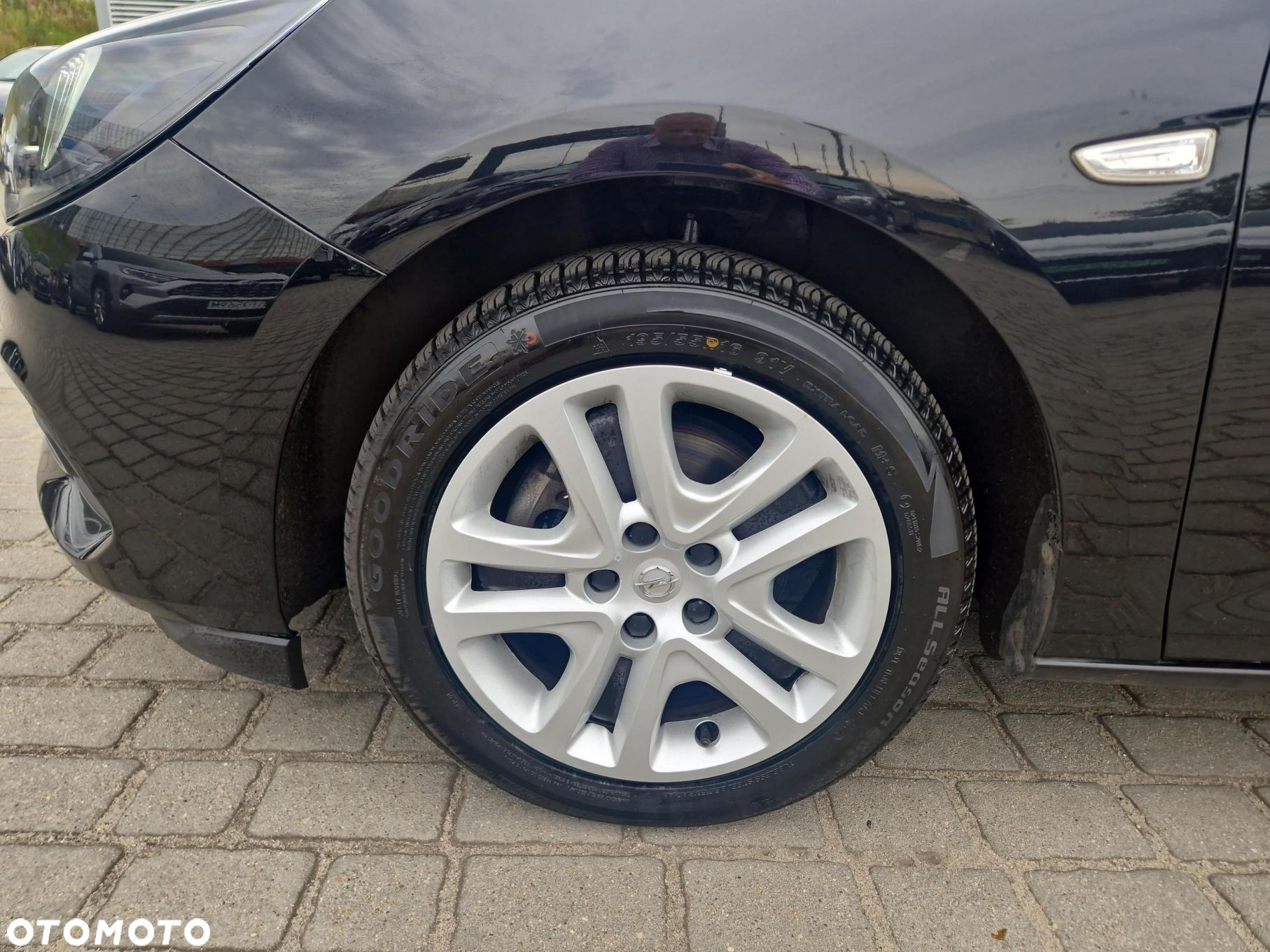 Opel Astra V 1.2 T Edition S&S - 9