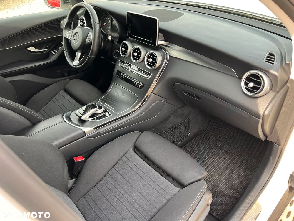 Mercedes-Benz GLC 350 d 4Matic 9G-TRONIC AMG Line - 23