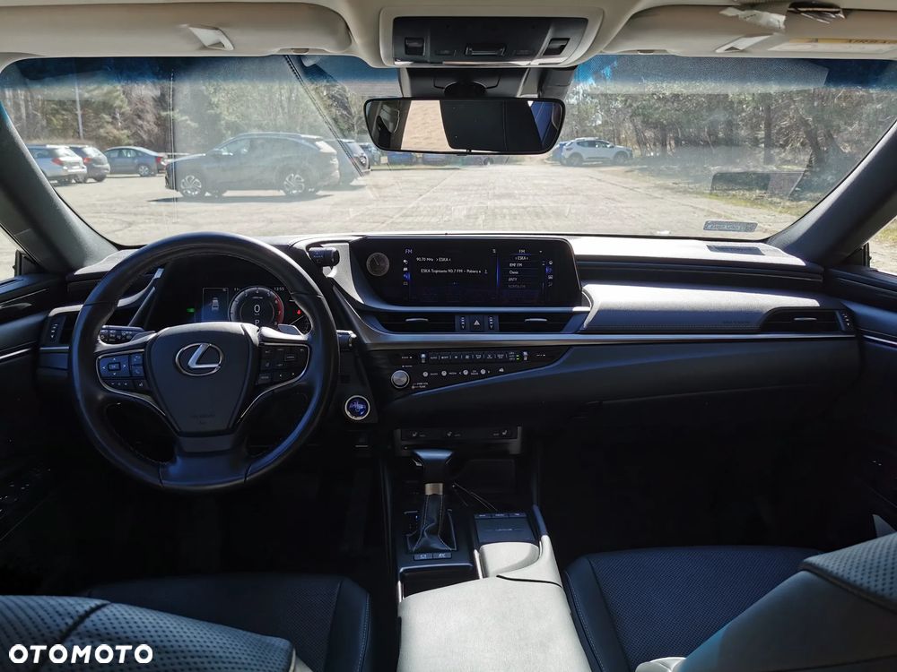 Lexus ES 300h Business Edition - 25