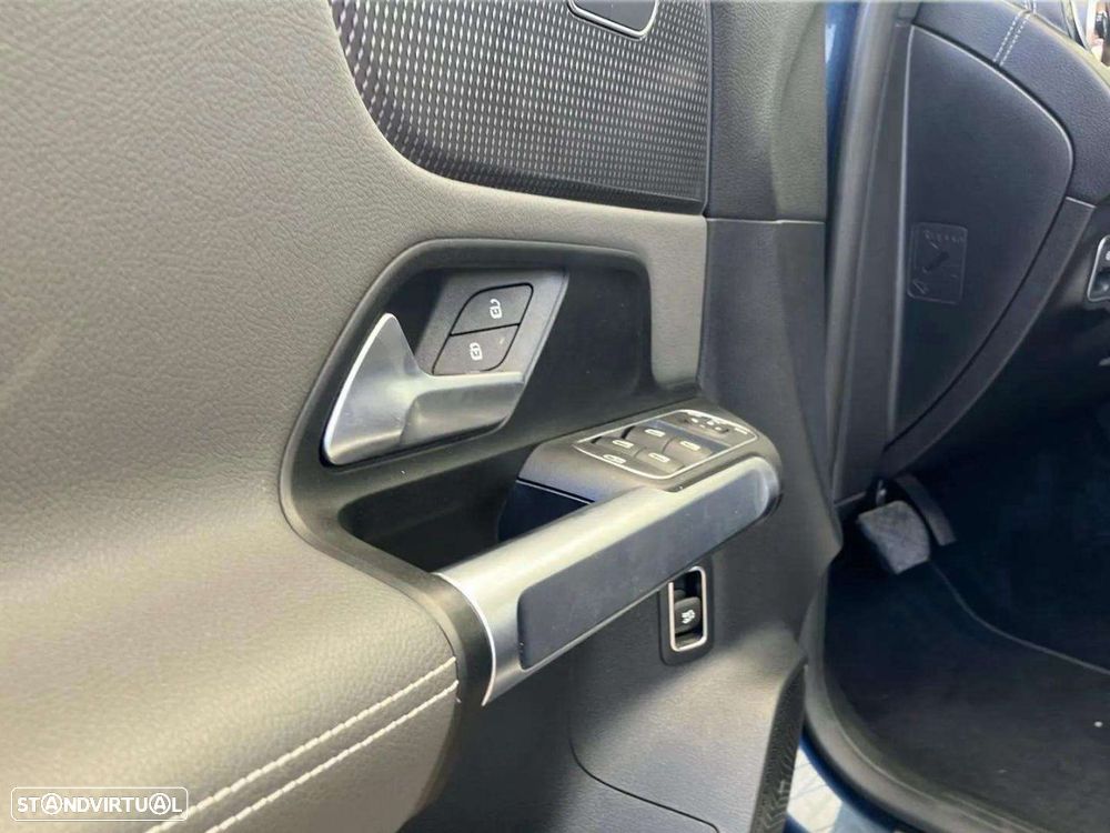 Mercedes-Benz EQB 300 4Matic Progressive - 24