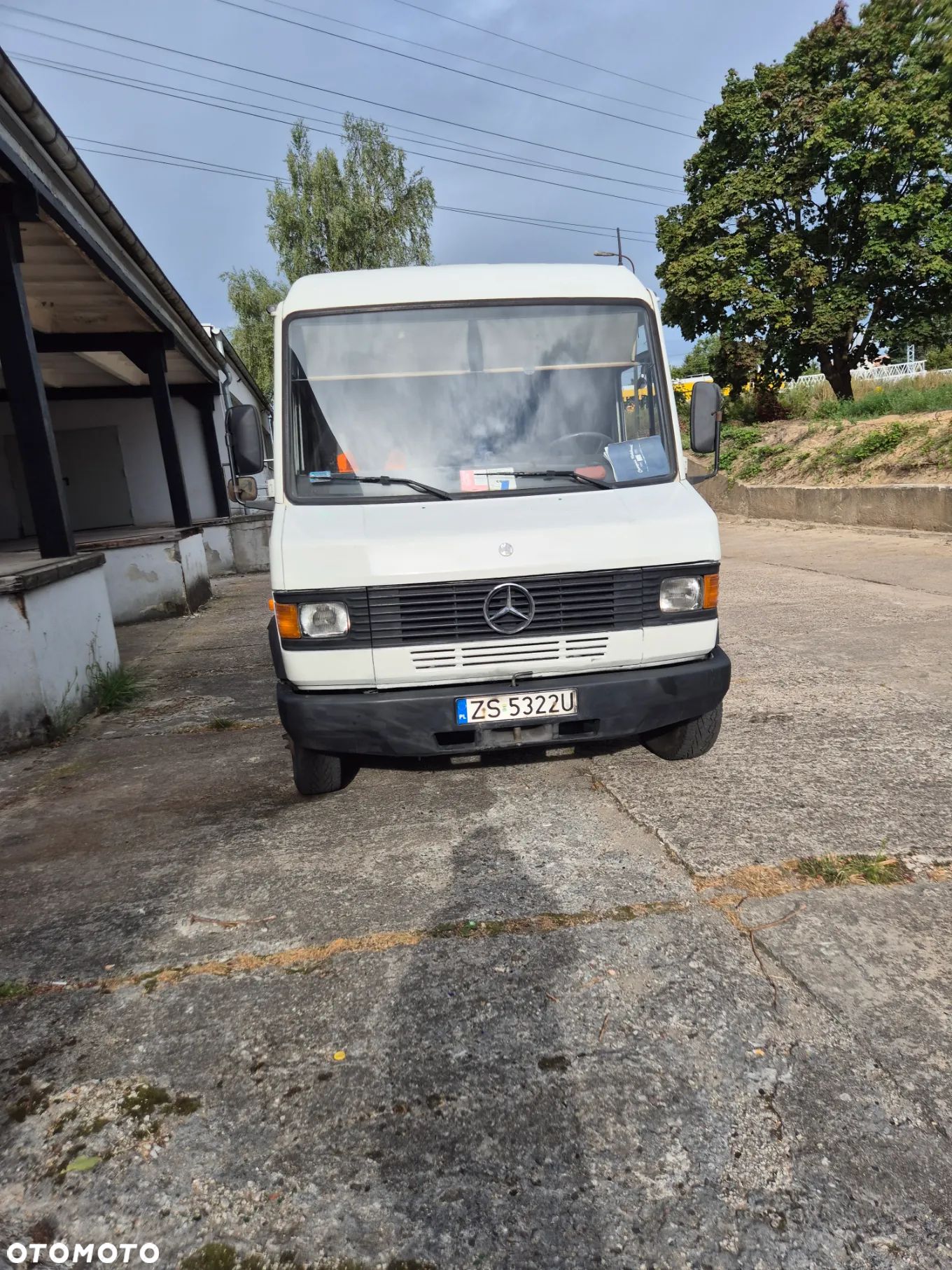 Mercedes-Benz 609 - 1