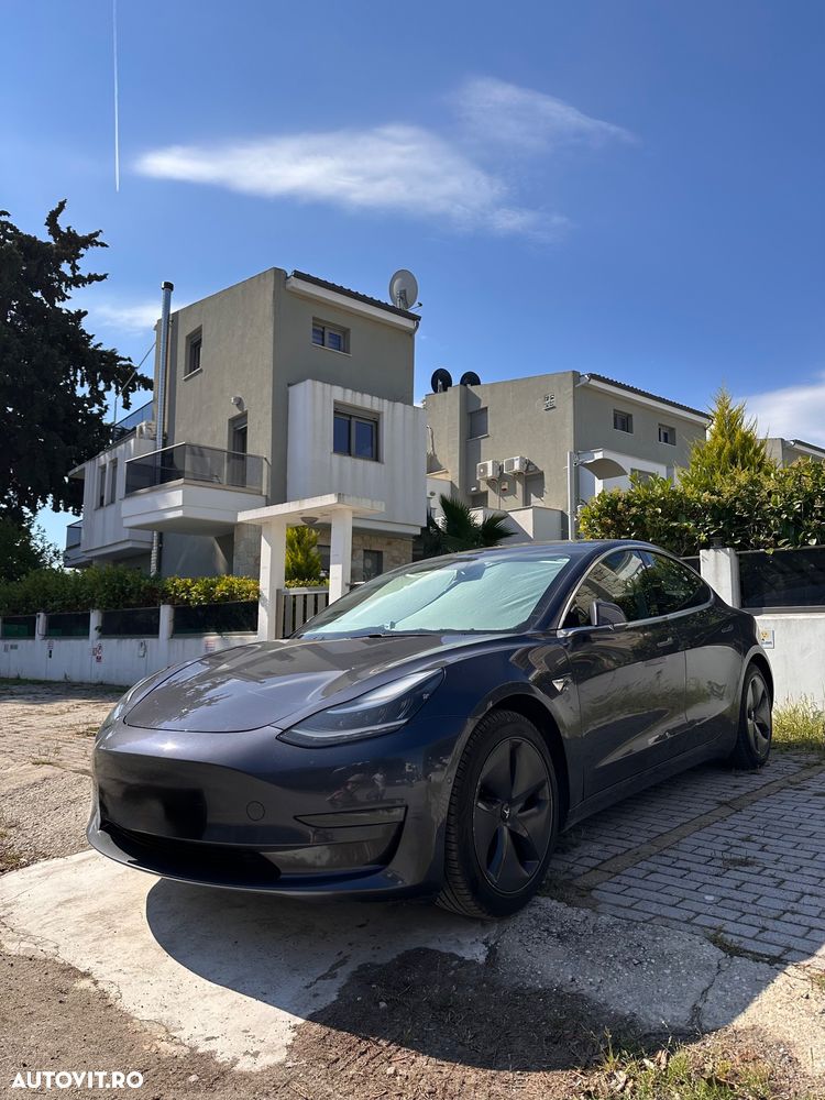 Tesla Model 3 - 13