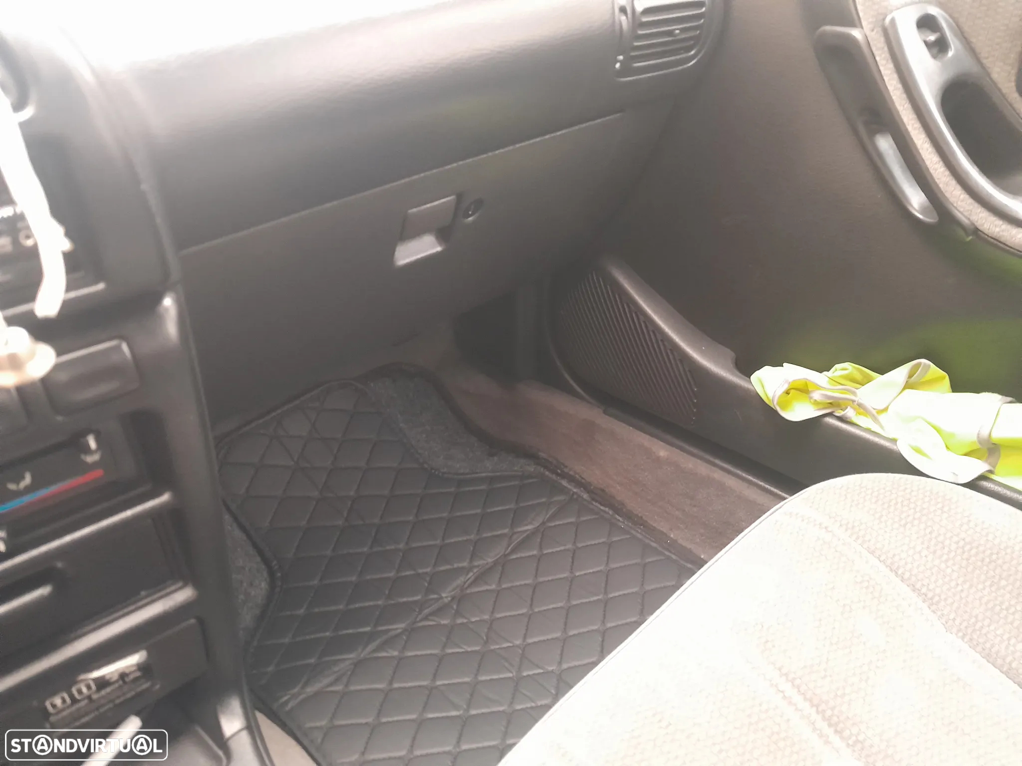 Nissan Sunny Hatchback 1.4 SLX - 8