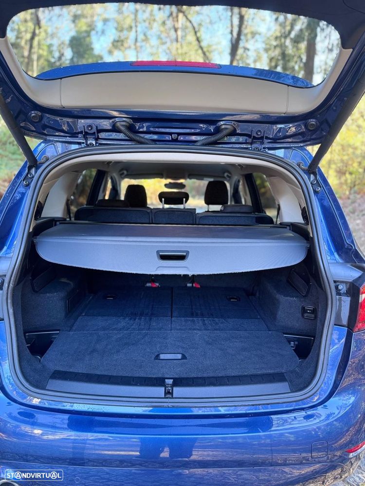 BMW 216 Gran Tourer d - 10