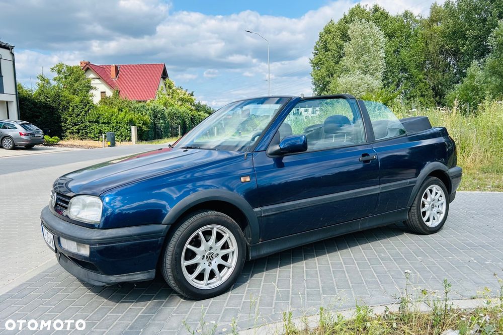 Volkswagen Golf Cabrio - 2