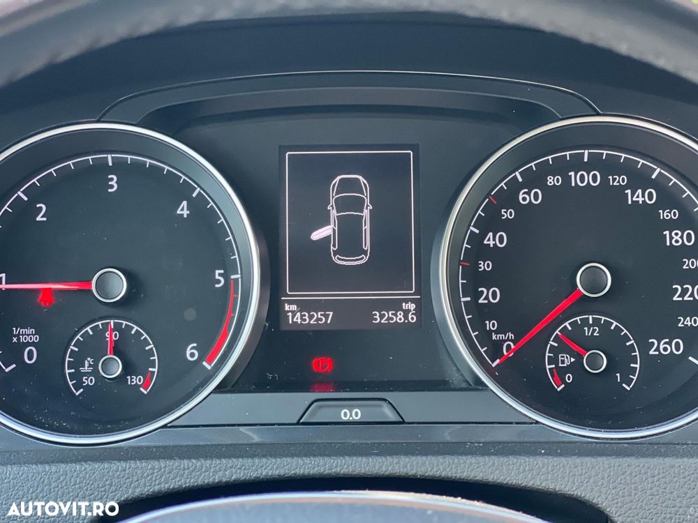 Volkswagen Golf 1.6 TDI Comfortline - 6