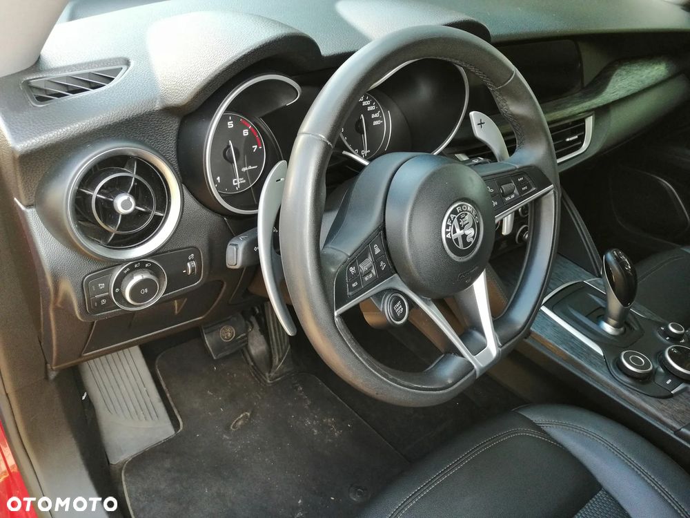 Alfa Romeo Stelvio - 13